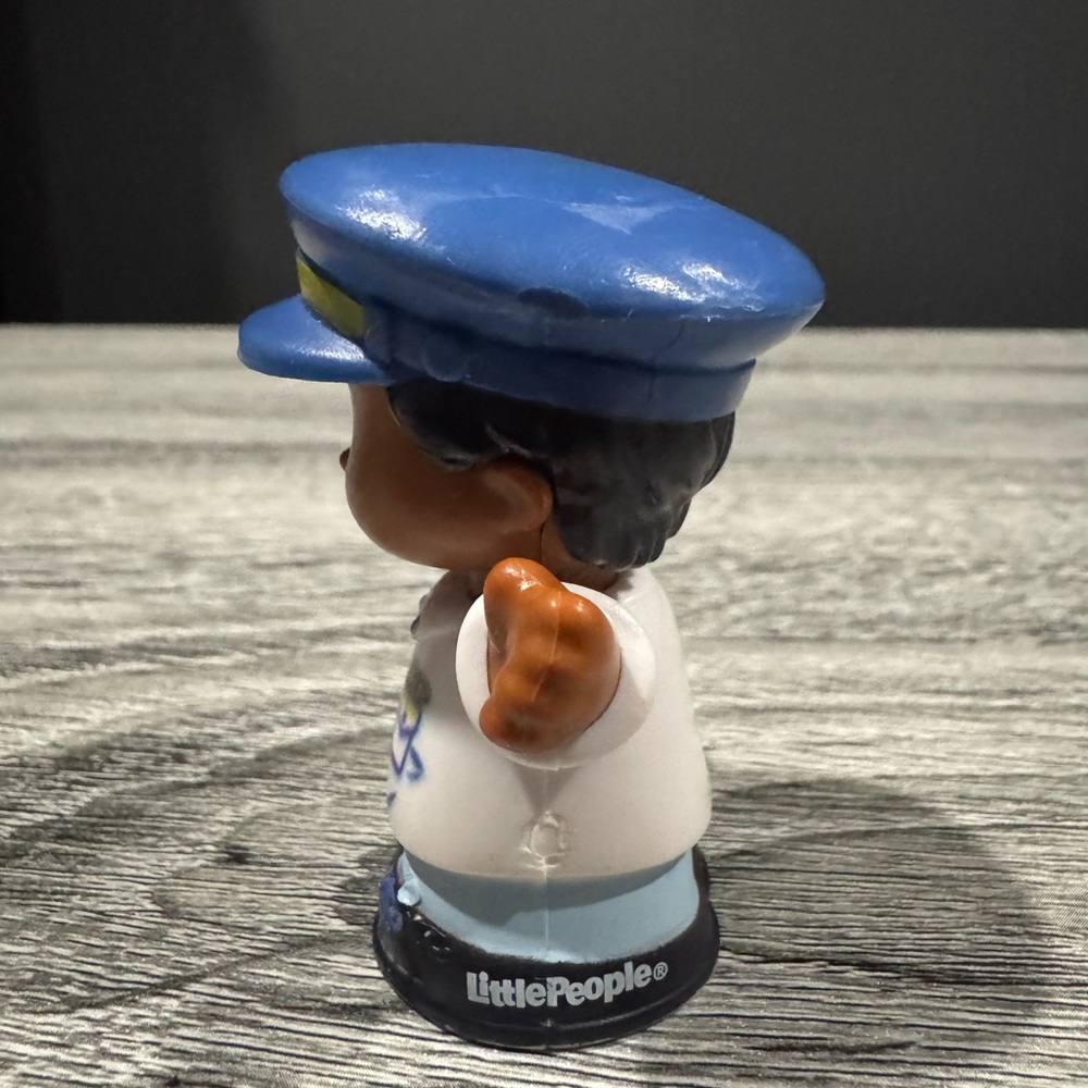 Fisher-Price | Little People Travel Together Airplane: Pilot Michael - Figure - Picture 2 of 10